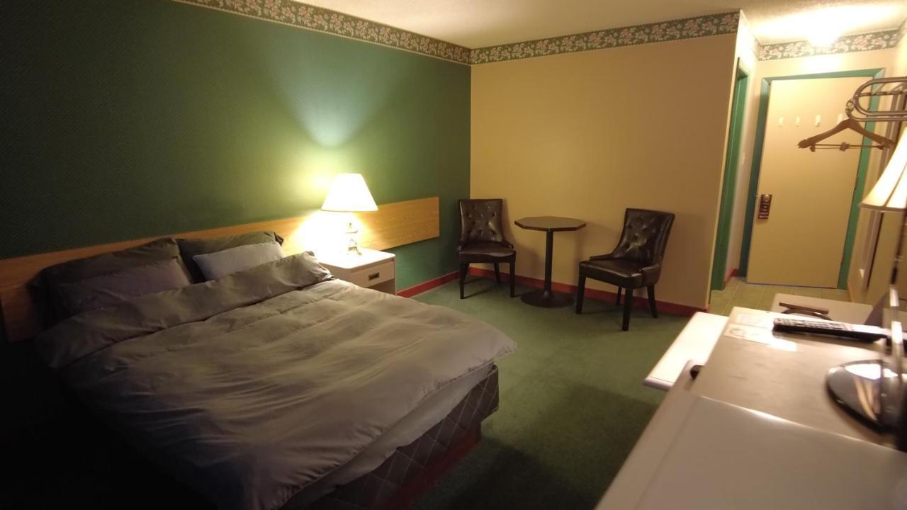 Sundre Motor Inn 外观 照片